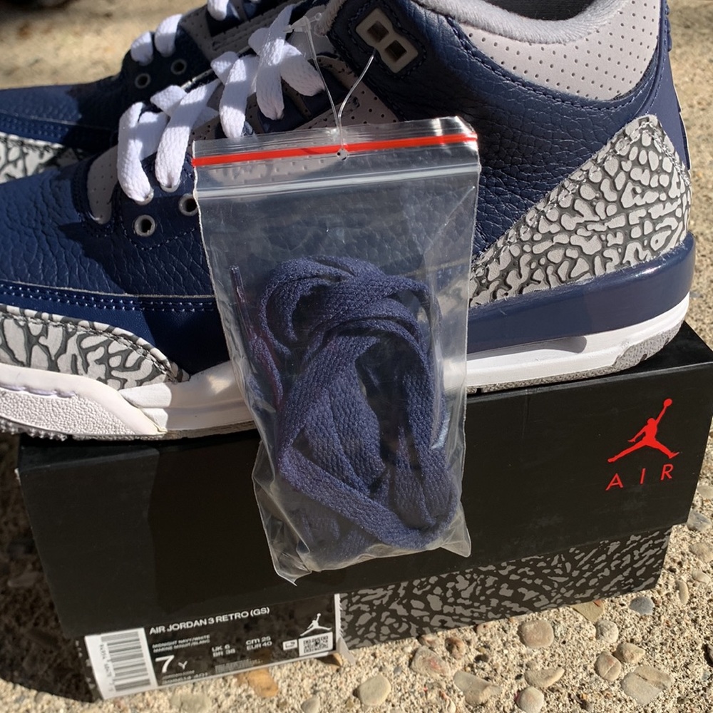 New Jordan 3  Retro Georgetown Size  7Y / 8.5 women - Picture 6 of 15